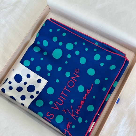 Brand New Louis Vuitton x Yayoi Kusama Silk Scarf - Picture 5 of 7